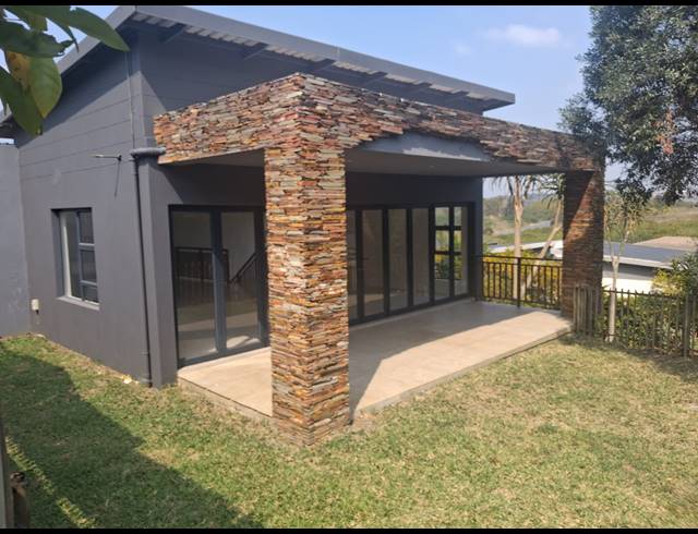 4 BEDROOM HOUSE FOR SALE IN PALM LAKES ESTATE